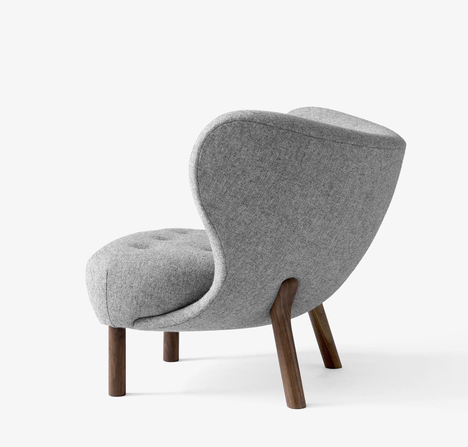 Little Petra VB1 Lounge Sessel Andtradition Walnuss  - Hallingdal - ohne Hocker