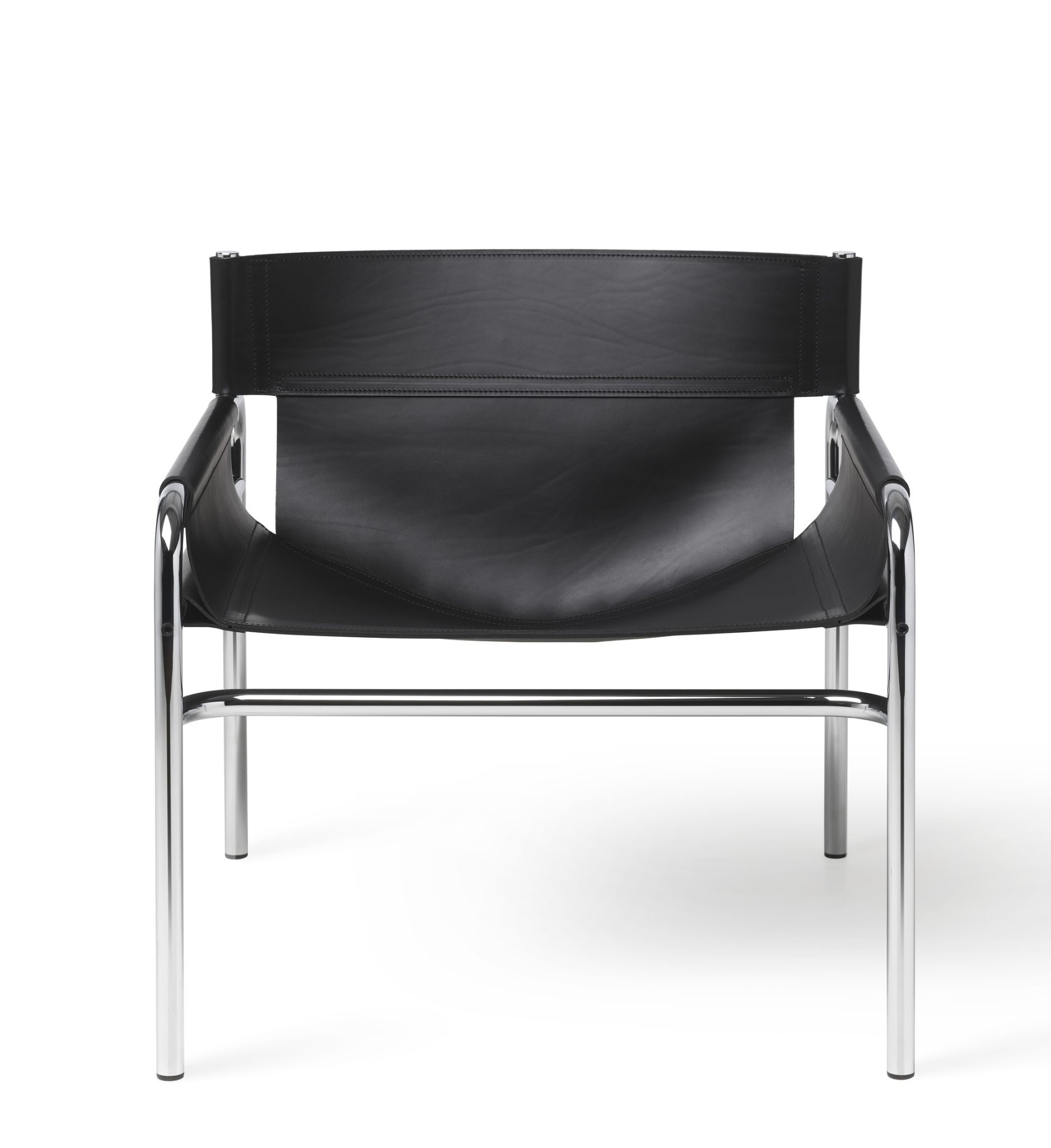 SZ 14 Sessel Spectrum: Frontansicht des schwarzen Ledersessels mit verchromtem Stahlrohrgestell auf weißem Hintergrund.