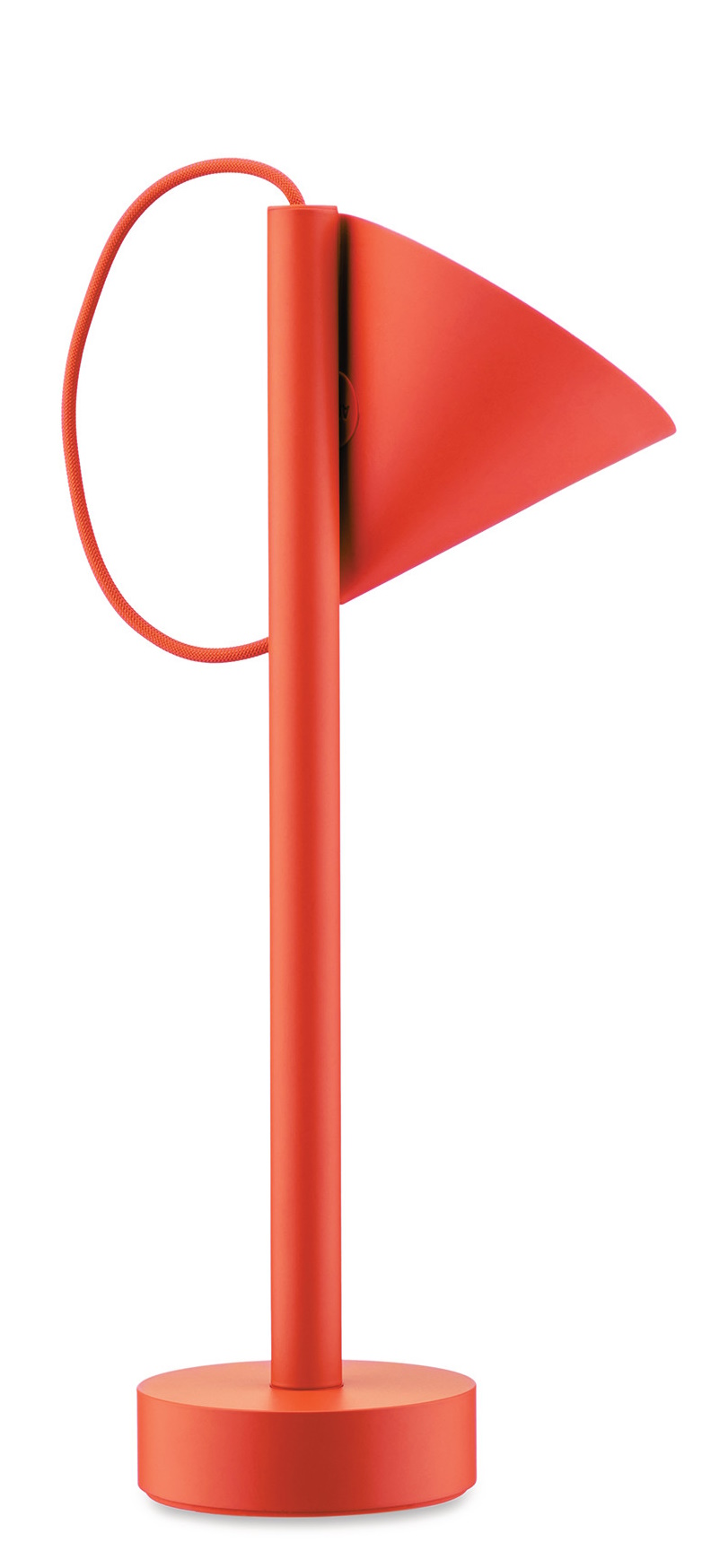 Orangefarbene Tsumiki Akku Leuchte von Alessi in Form einer Fahne, modernes Design für Innen und Außen.