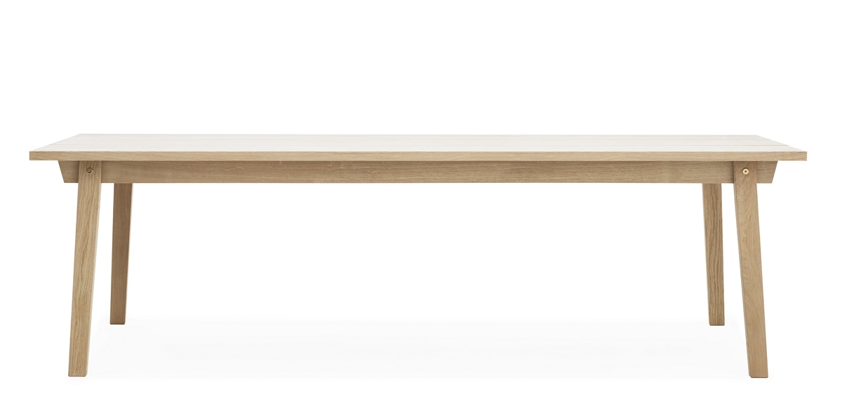 Slice Table von Normann Copenhagen aus hellem Eichenholz, moderner Esstisch für Esszimmer und Küche.