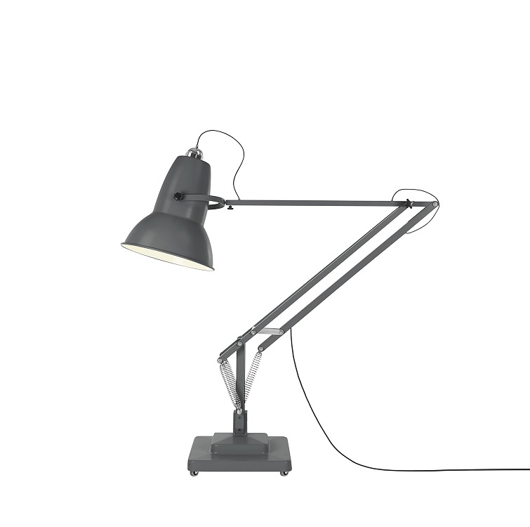Schiefergraue Anglepoise Original 1227 Giant Stehleuchte für Innenräume, verstellbare Designerlampe mit Federmechanismus.