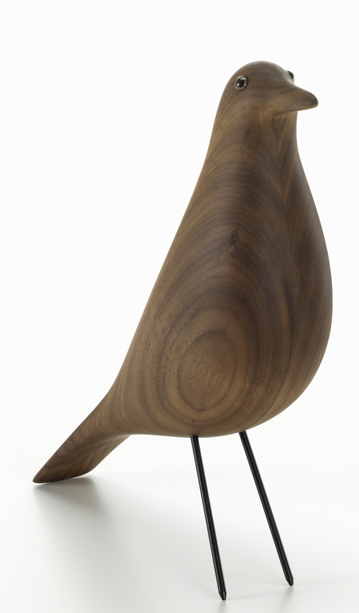 Eames House Bird Skulptur Nussbaum Vitra