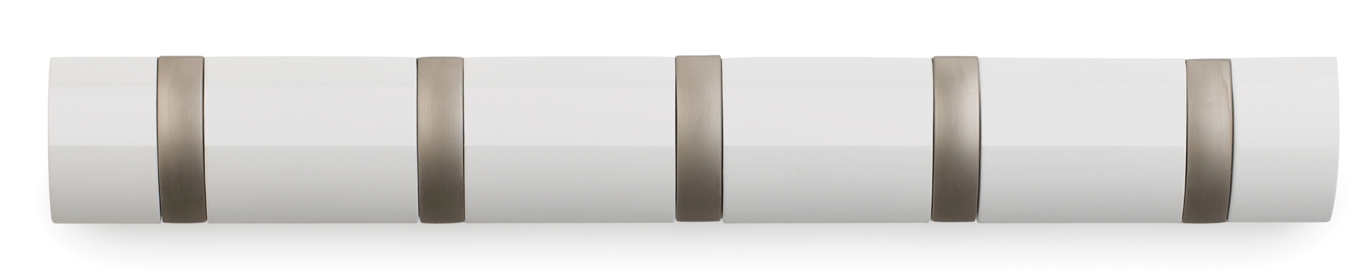 Weiße Flip Hook Wandgarderobe mit fünf silbernen Haken, ideal für Flur und Garderobe.