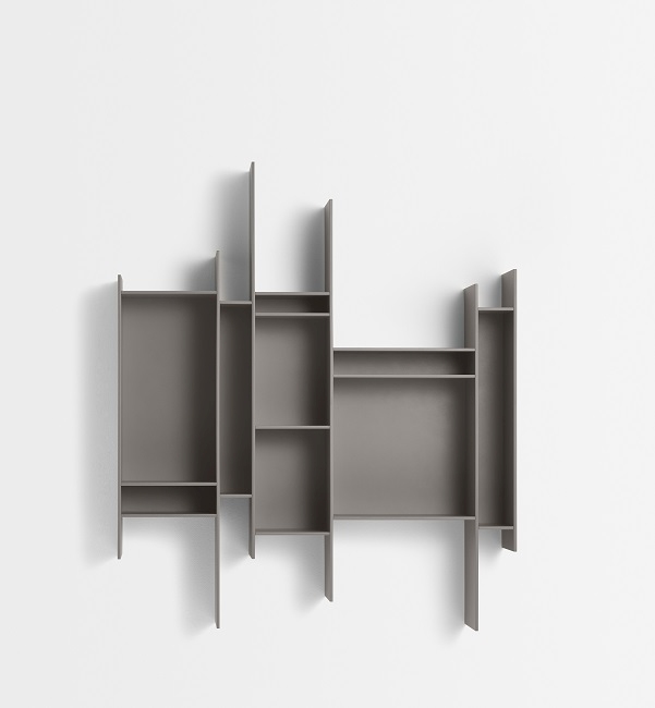 Graues Randomito Regalsystem von MDF Italia, modernes Wandregal für Wohnzimmer und Büro.