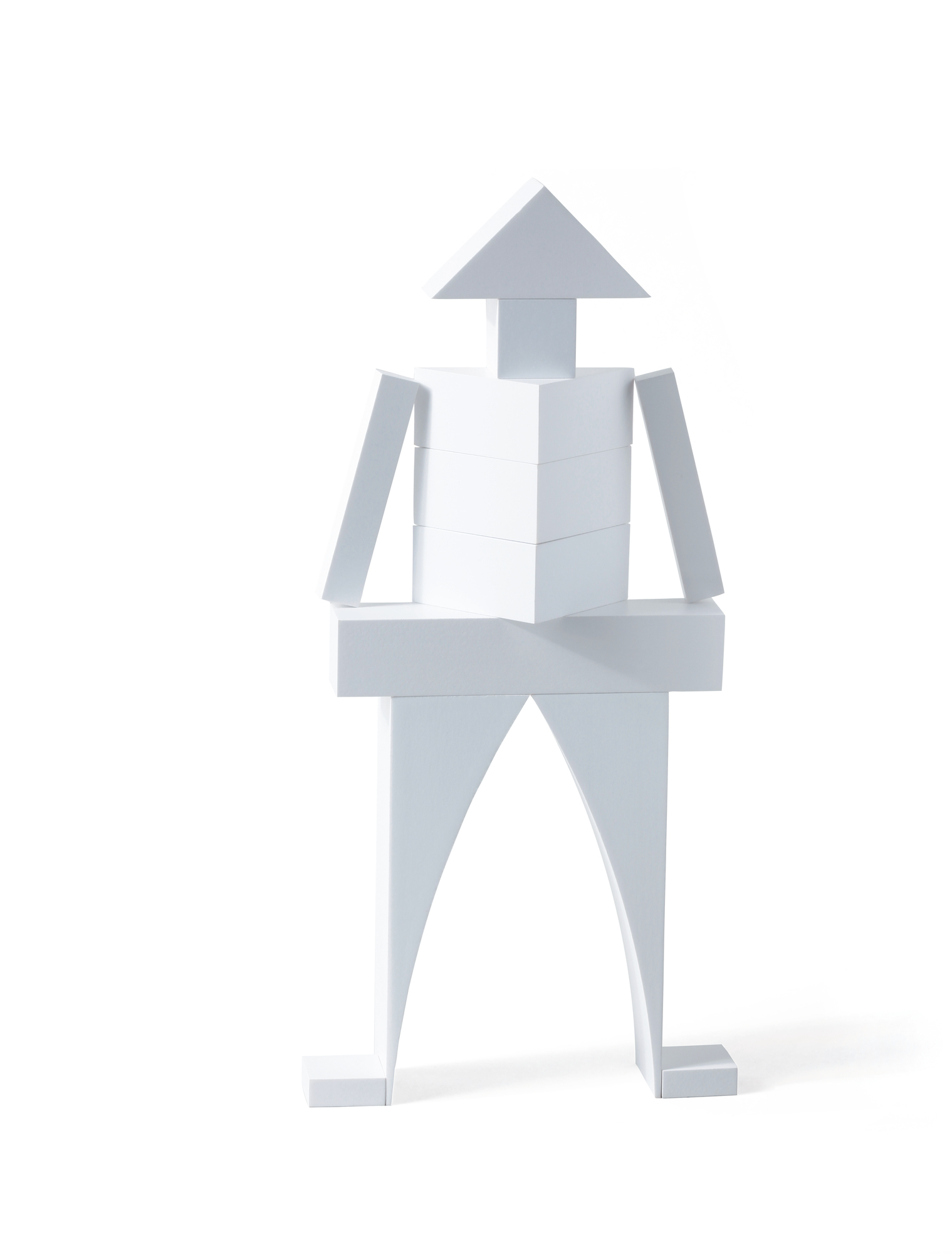 Bauhaus Bauspiel: Abstrakte, weiße Holzfiguren-Skulptur, gefertigt aus geometrischen Formen. Kreatives Holzspielzeug für Kinder und Erwachsene.