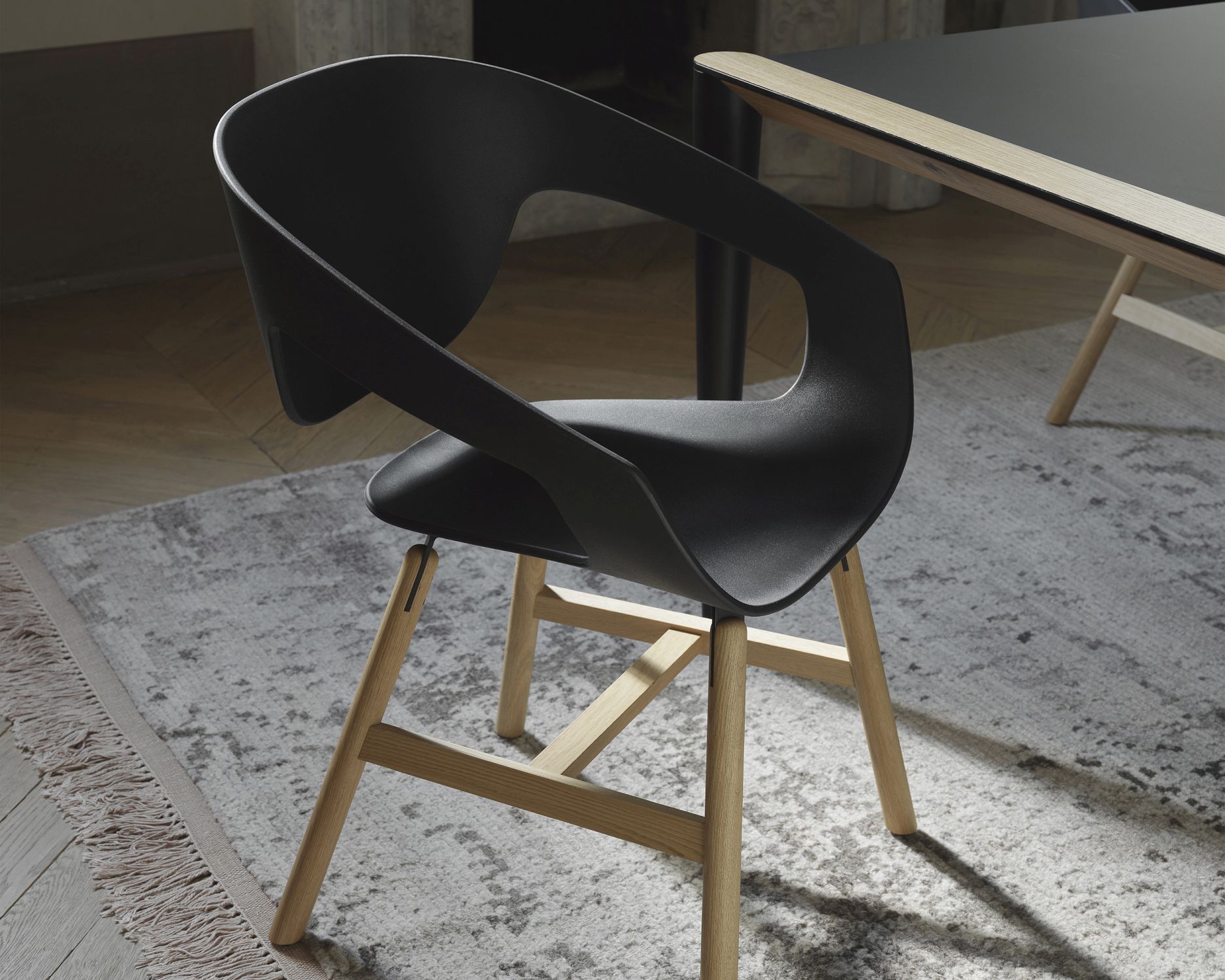 Vad Wood Stuhl 2er-Set walnussfarben / schwarz Casamania Horm