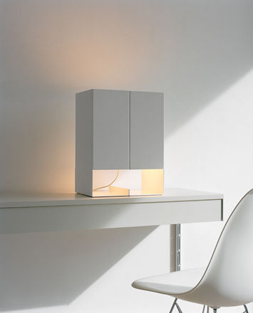 LT02 Seam Two Tischleuchte e15