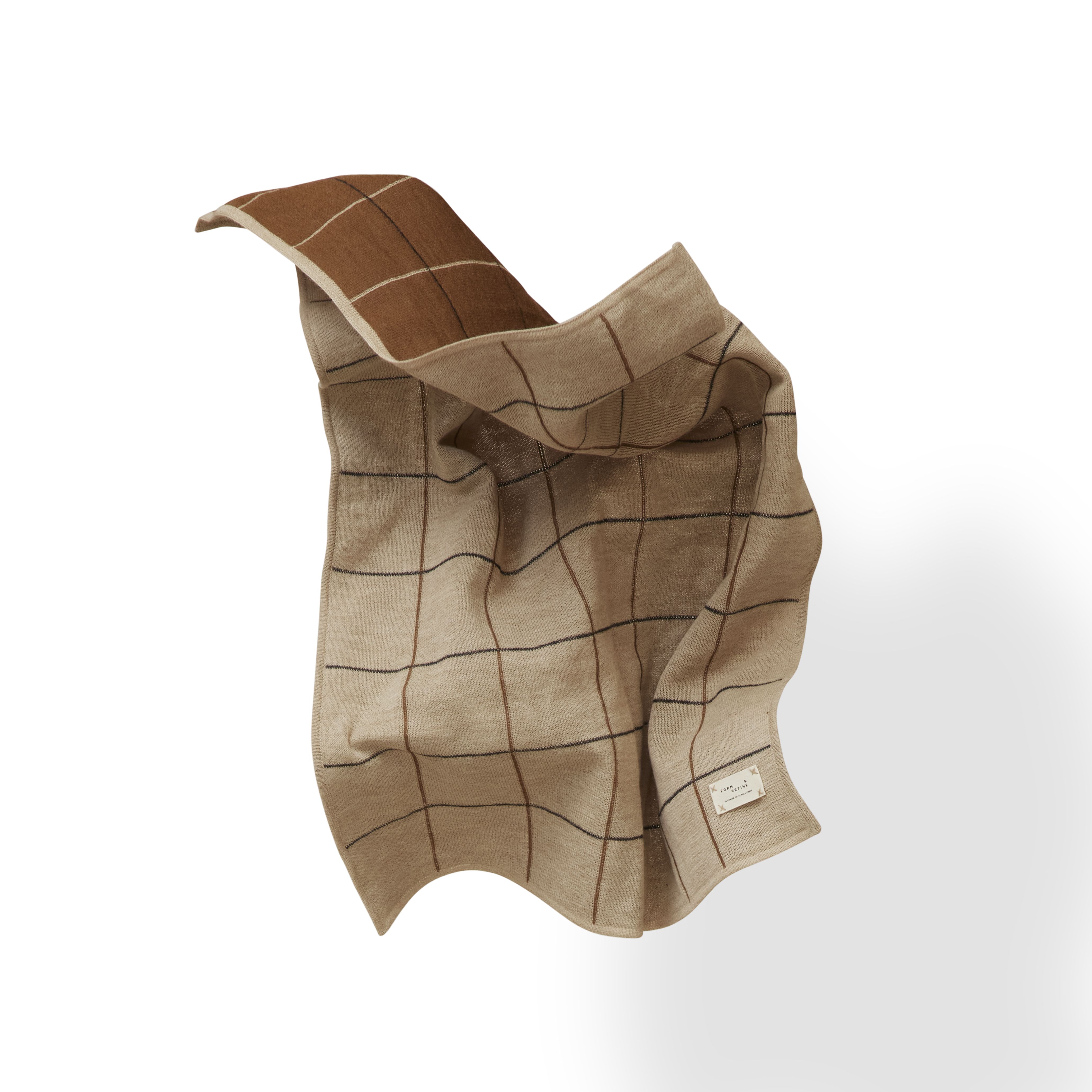 Aymara Kinderplaid New Squares von Form & Refine, beige-braune Babydecke mit Karomuster.