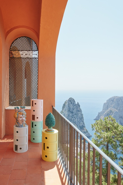 Componibili BIO 3er Element Kartell in Creme, Pastellfarben. Modulares Aufbewahrungsmöbel für stilvolles Wohnen.