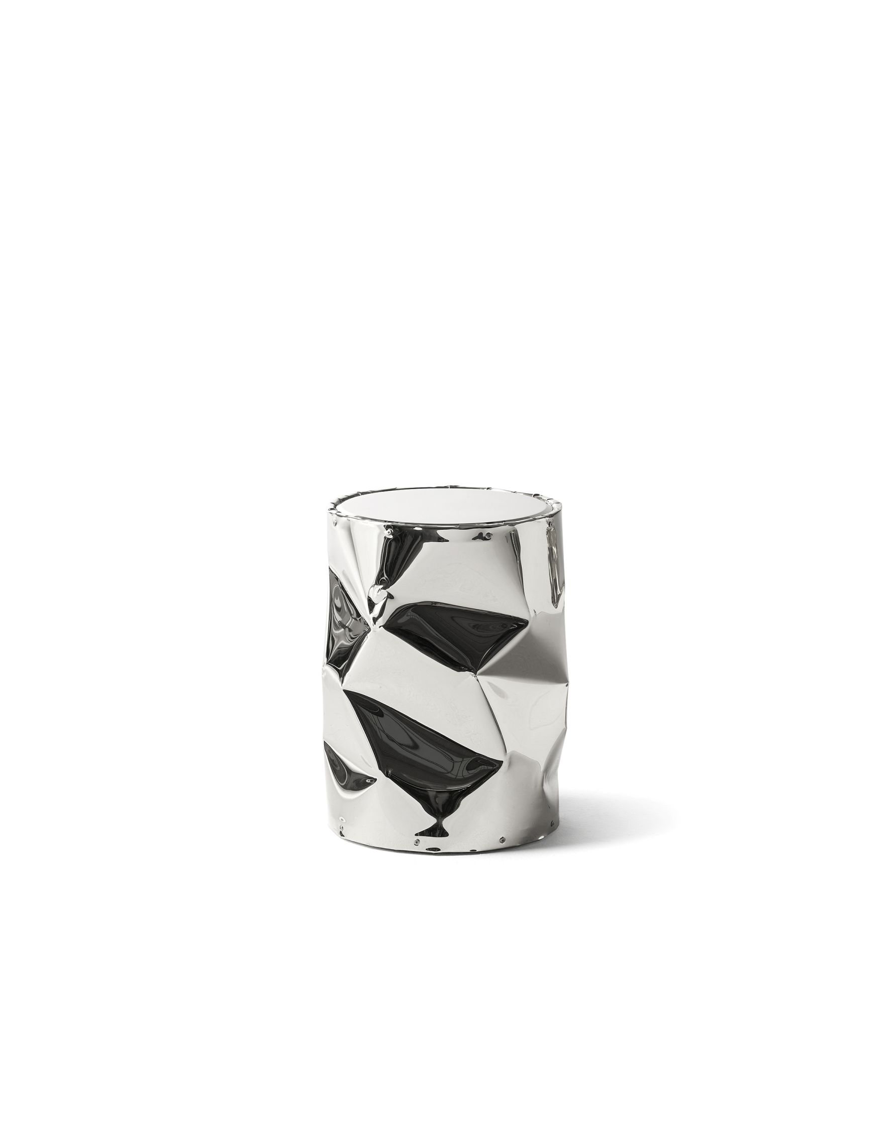 Silberner TAB.U Beistelltisch/Hocker von Opinion Ciatti mit zerknitterter, moderner Optik für Wohnzimmer und Schlafzimmer.