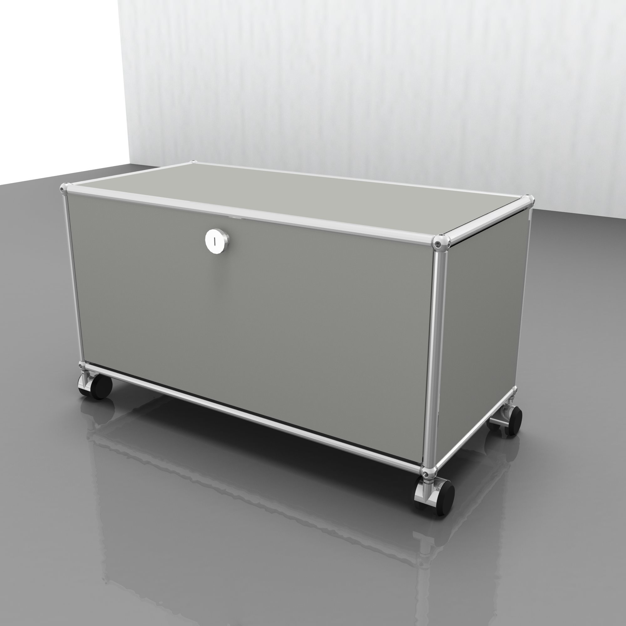 Graues USM Haller Möbel mit Rollen, abschließbarer Tür und verchromtem Gestell für TV- und Hi-Fi-Geräte.