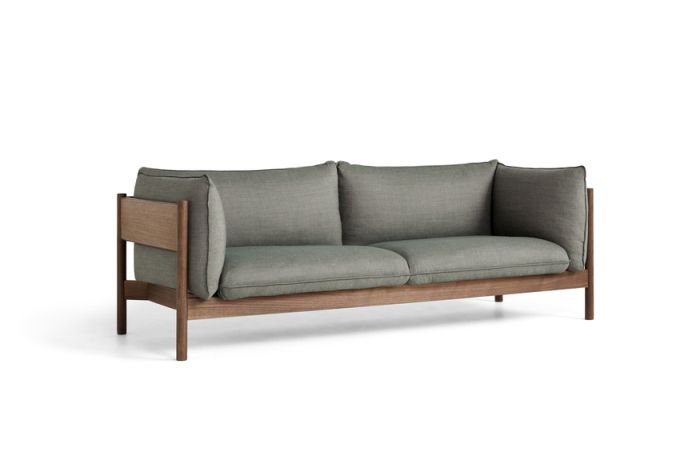 Arbour Eco Sofa 3-Sitzer von Hay in Walnuss mit grauem Atlas Stoff.