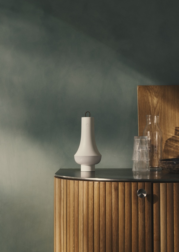 Tomoshi Portable Akkuleuchte / Tischleuchte Louis Poulsen