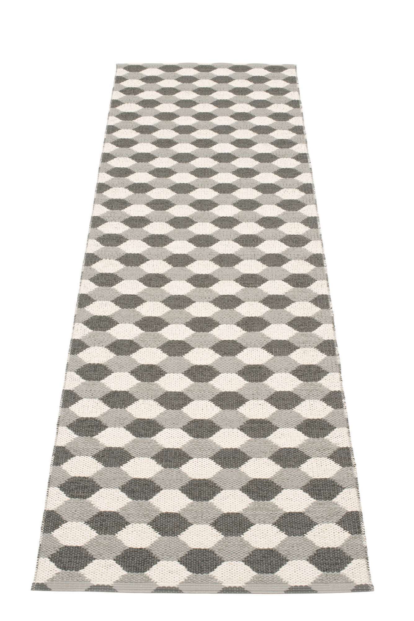 Dana Kunststoffteppich 70x250 grau Pappelina mit grafischem Muster aus Rauten in Grau und Weiß.