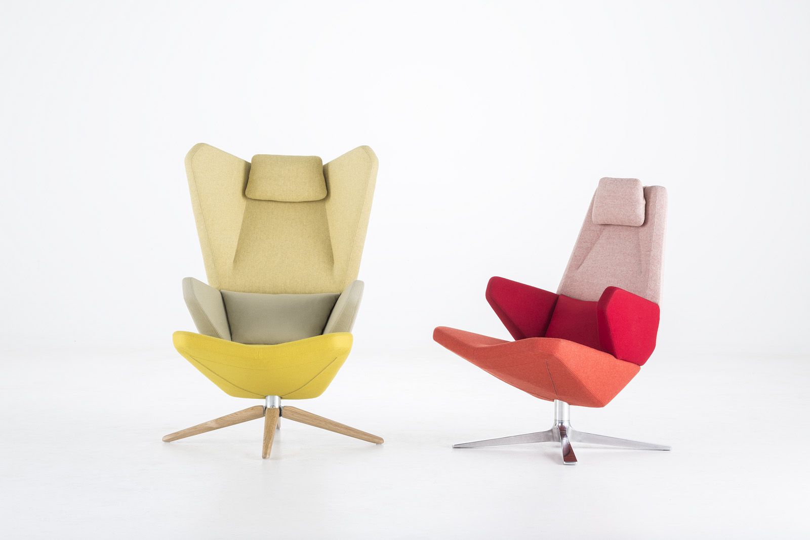Zwei farbenfrohe Prostoria Sessel, Trifidae Lounge Chair, modernes Design für Wohnzimmer und Büro.