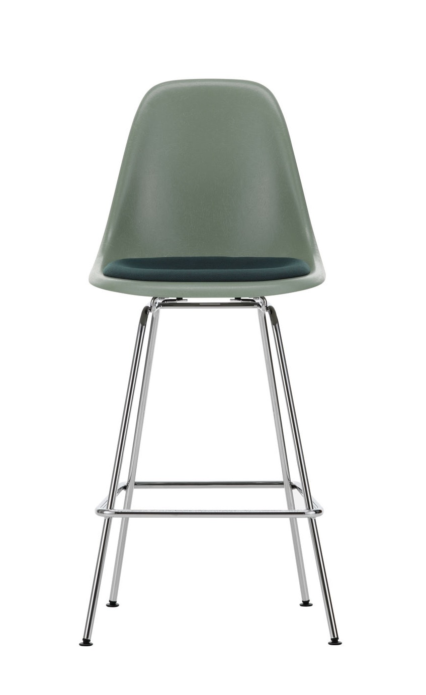 Eames Fiberglass Bar Stool Medium Barhocker mit Sitzpolster Vitra