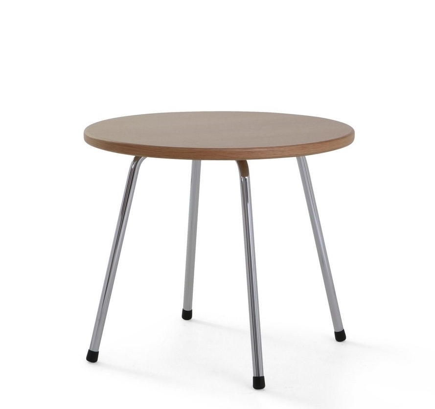 SE 330 Couchtisch von Wilde+Spieth: Runder Beistelltisch mit Holzplatte und verchromten Beinen.