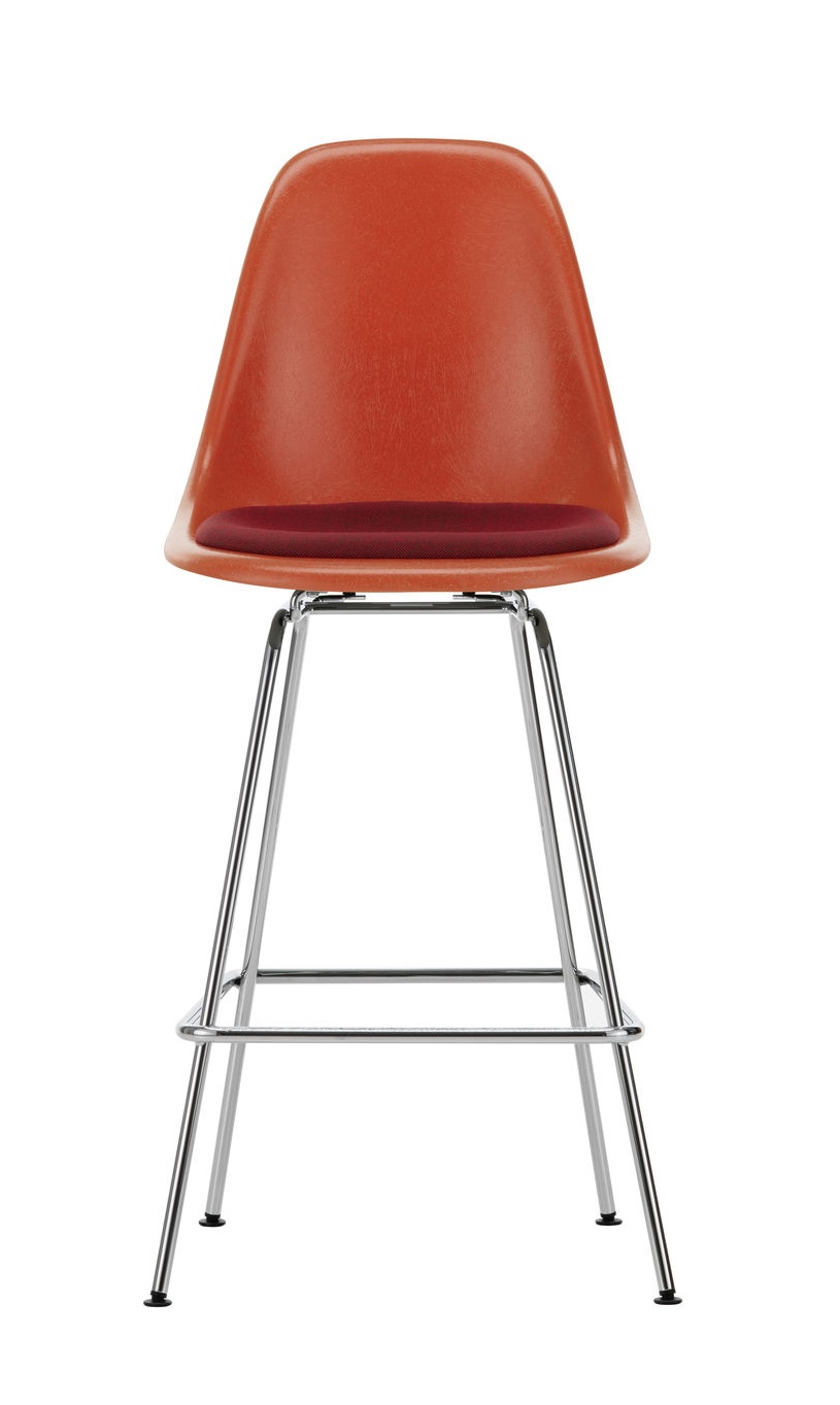 Eames Fiberglass Bar Stool Medium Barhocker mit Sitzpolster Vitra