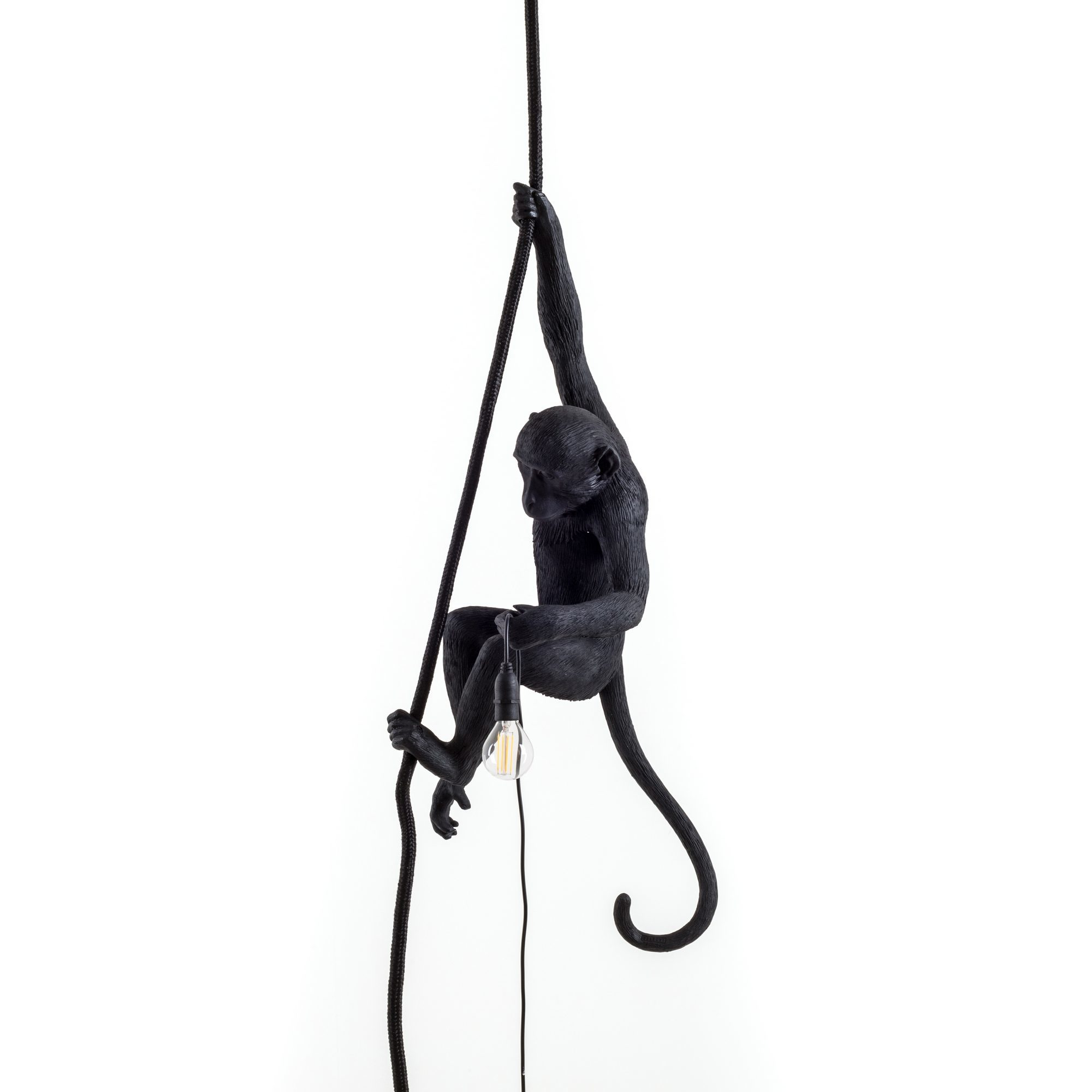 Schwarze Monkey Lamp Pendelleuchte von Seletti: Affe hält Glühbirne an einem Seil. Designlampe.