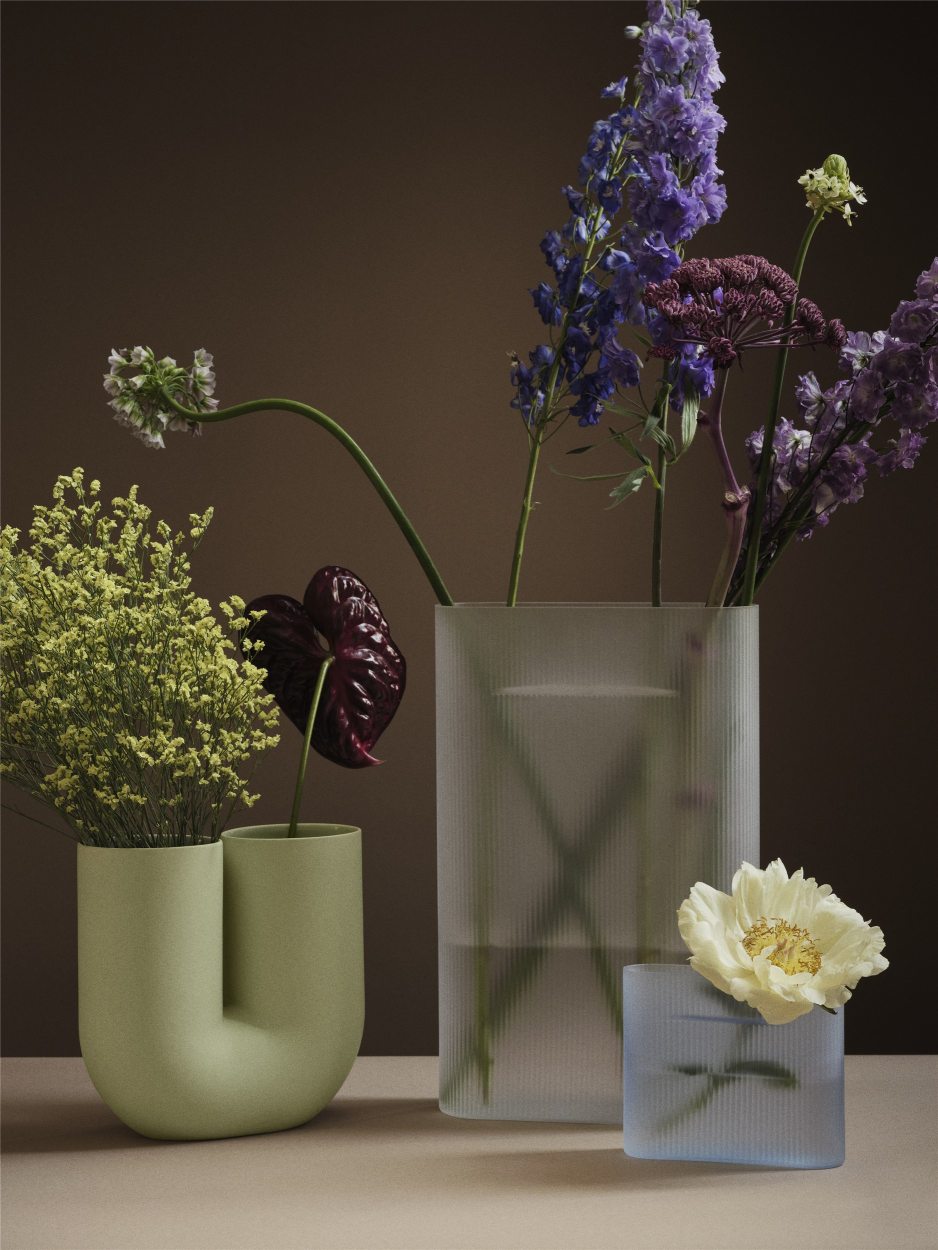 Ridge Vase Muuto Milchglas Hellblau H 35 cm