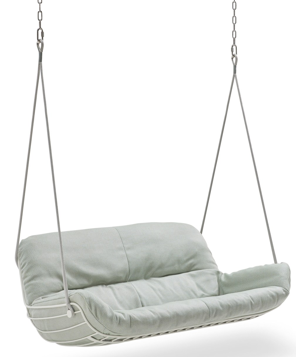 Leyasol Lounge Schaukelsofa von Freifrau Manufaktur: Hängendes Sofa für Innen und Außen, hellgrüner Stoff.