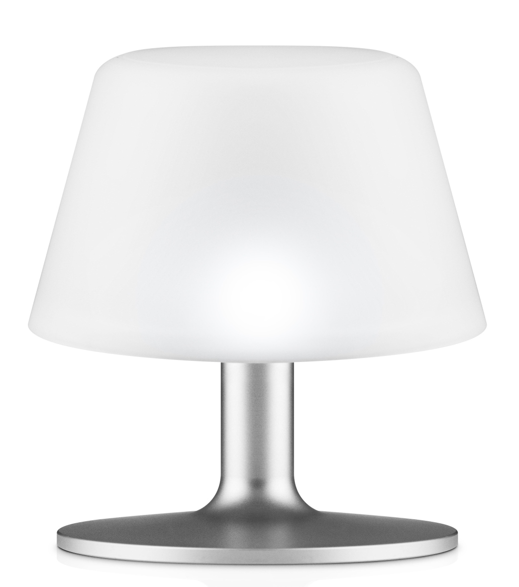 Weiße Sunlight Tischleuchte von Eva Solo mit silbernem Fuß, moderne Tischlampe für Innenräume.