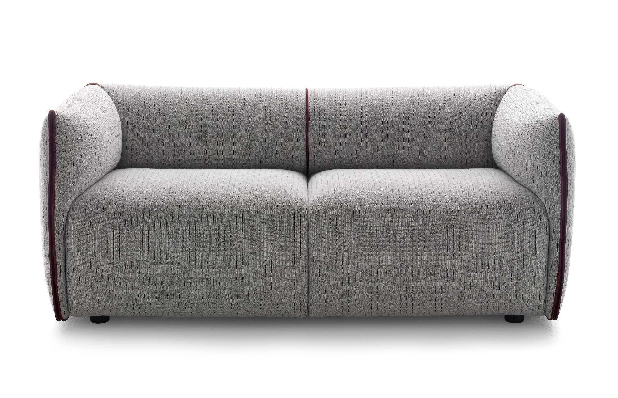 Mia Sofa, graues 2-Sitzer Sofa von MDF Italia mit roter Paspelierung, modernes Design.