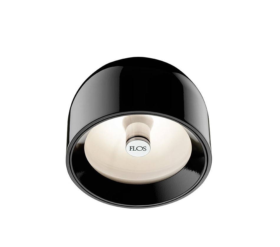 Schwarze Wan C/W Deckenleuchte von Flos, moderne Wandlampe für Innenräume, Detailaufnahme der eleganten Beleuchtung.