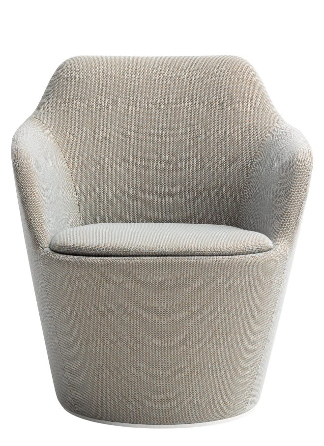 Nahaufnahme: Flint Drehsessel von Cor, Stoffbezug in Beige, moderner Sessel für Wohnzimmer.