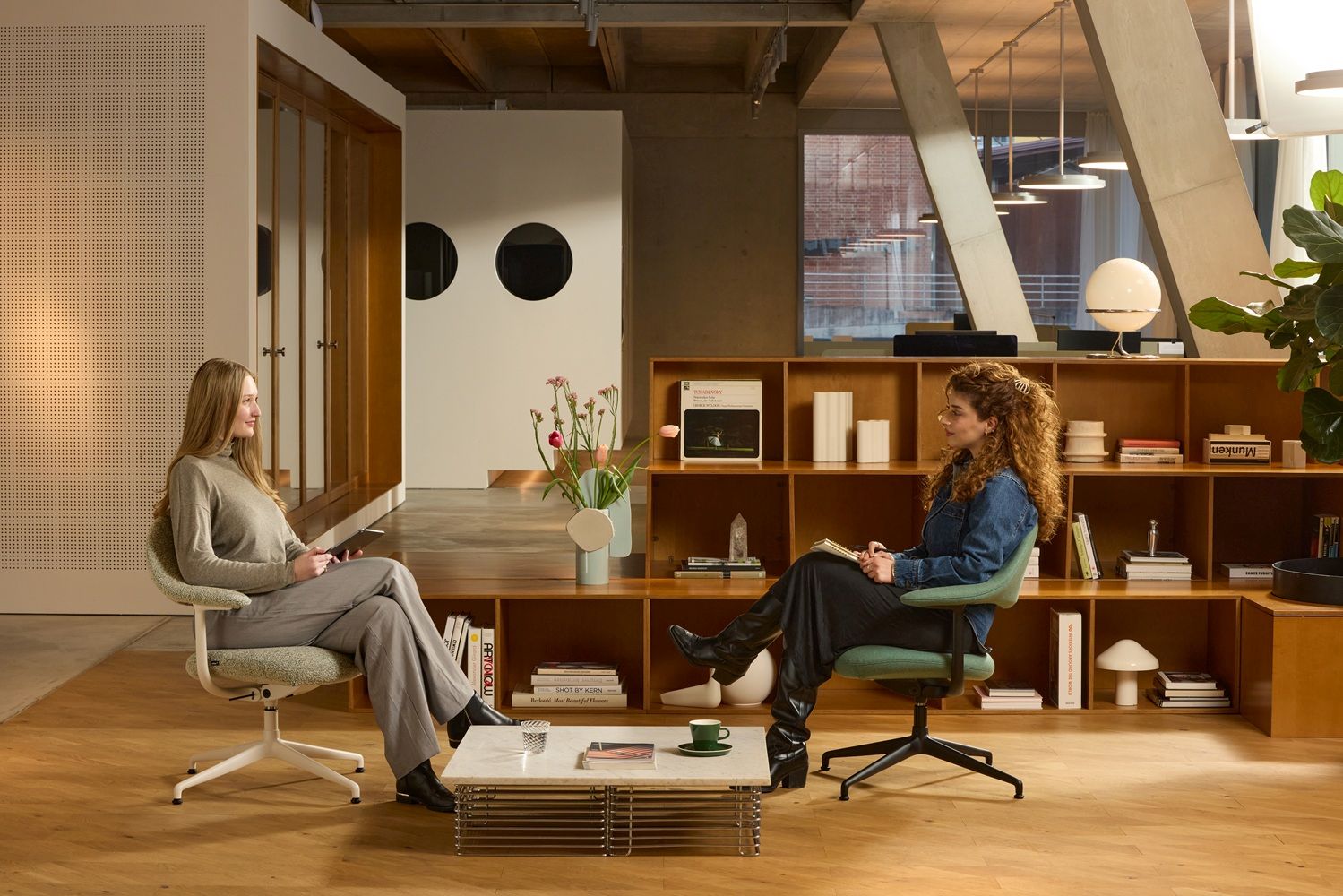 Mynt Soft Bürodrehstuhl / Drehsessel Vitra