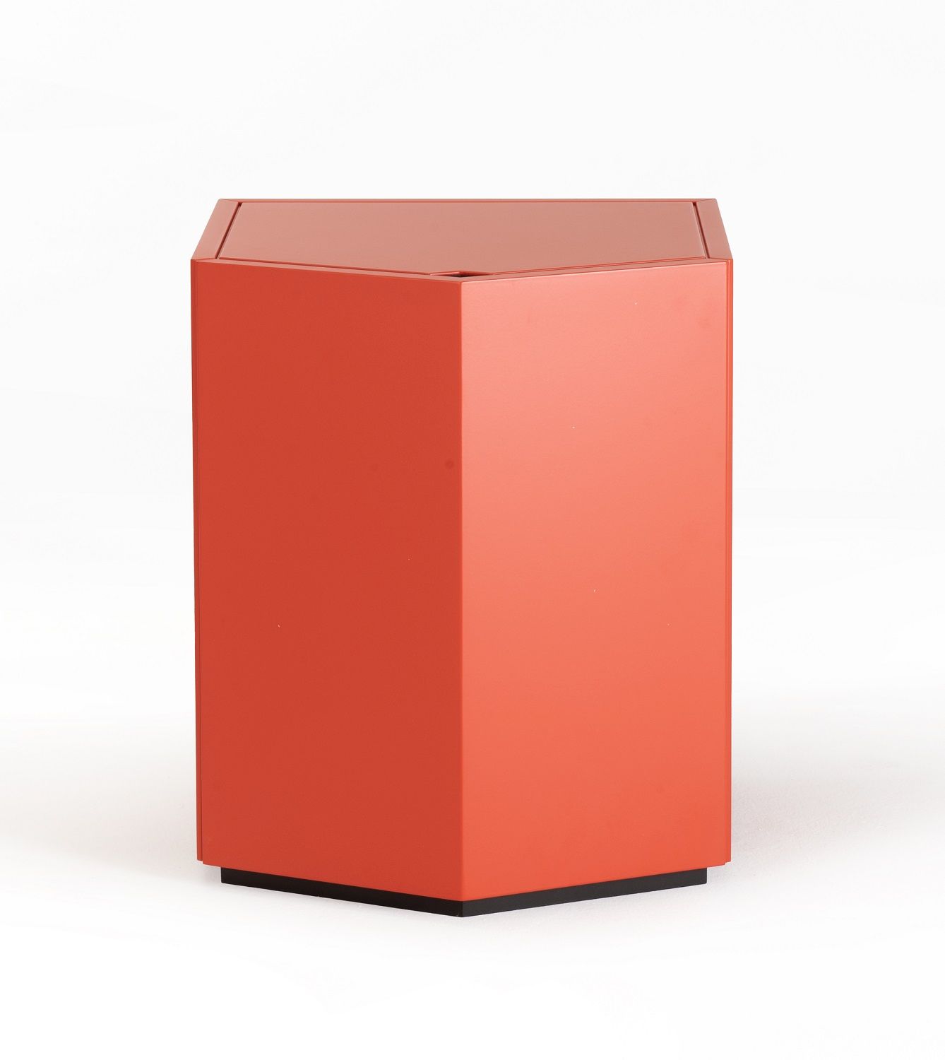 Roter Z24 Nightstand Nachttisch von Zanotta, moderner Beistelltisch für Schlafzimmer und Wohnzimmer.