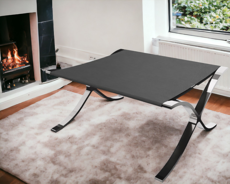 Barcelona Hocker mit schwarzem Rindsleder von Knoll International. Design Hocker für Wohnzimmer und Lounge.