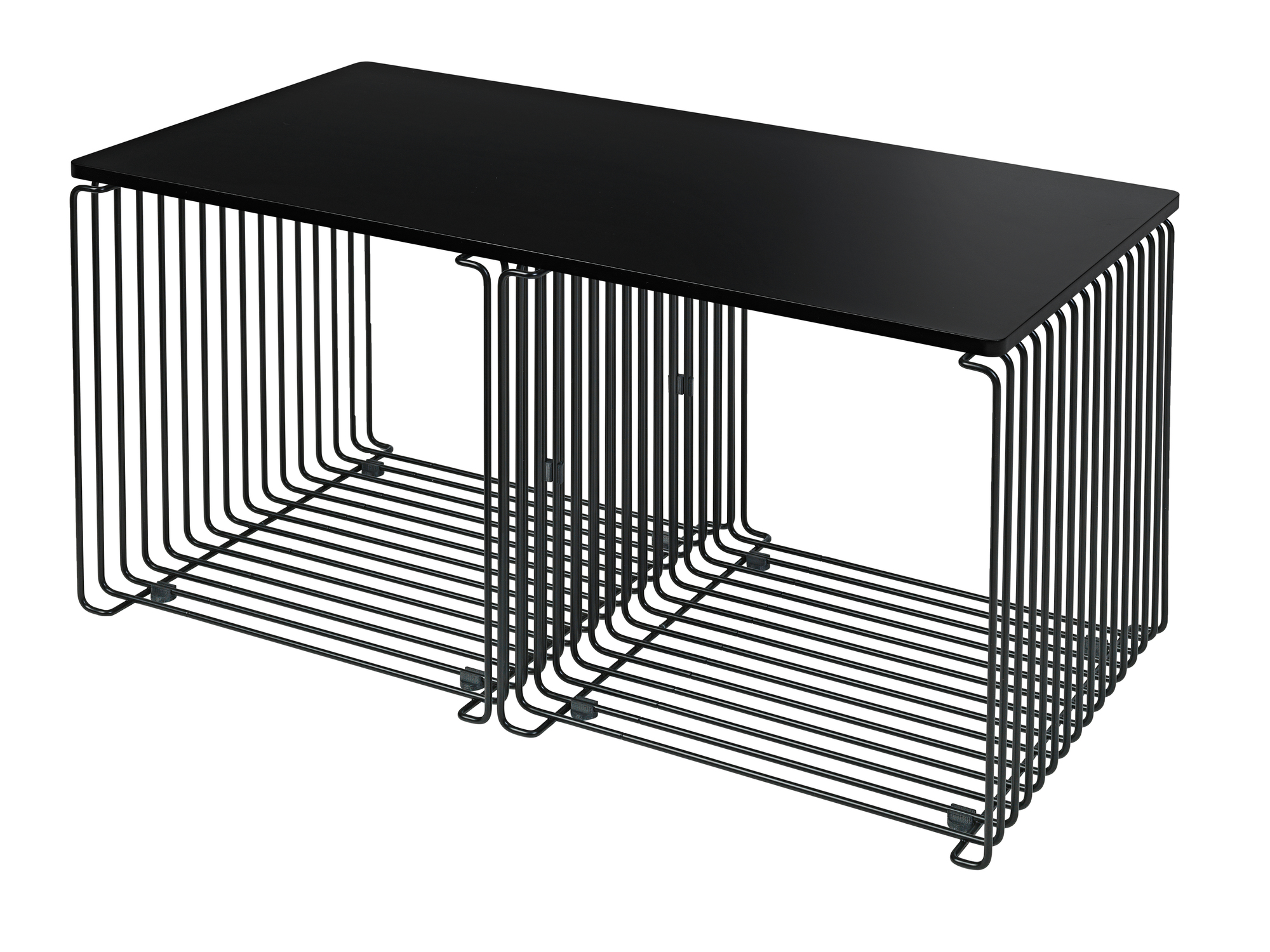 Schwarzer Panton Wire Cube Beistelltisch/Couchtisch mit MDF Tischplatte und verchromtem, lackiertem Drahtgestell.