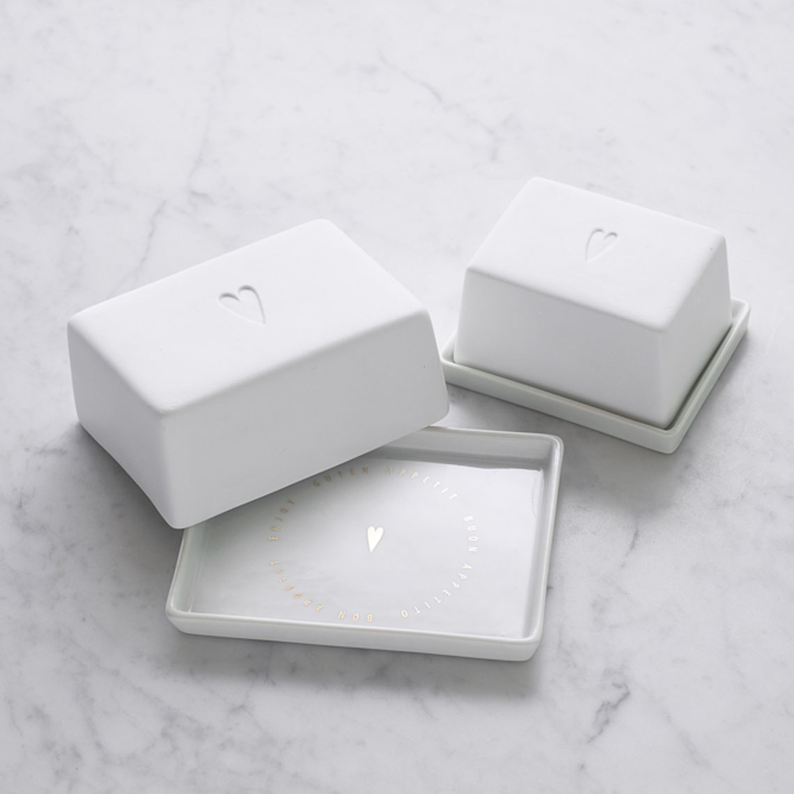 Weiße "Guten Appetit" Butterdose von Räder mit Herz-Motiv, Keramik, für Frühstück und Tischdeko.