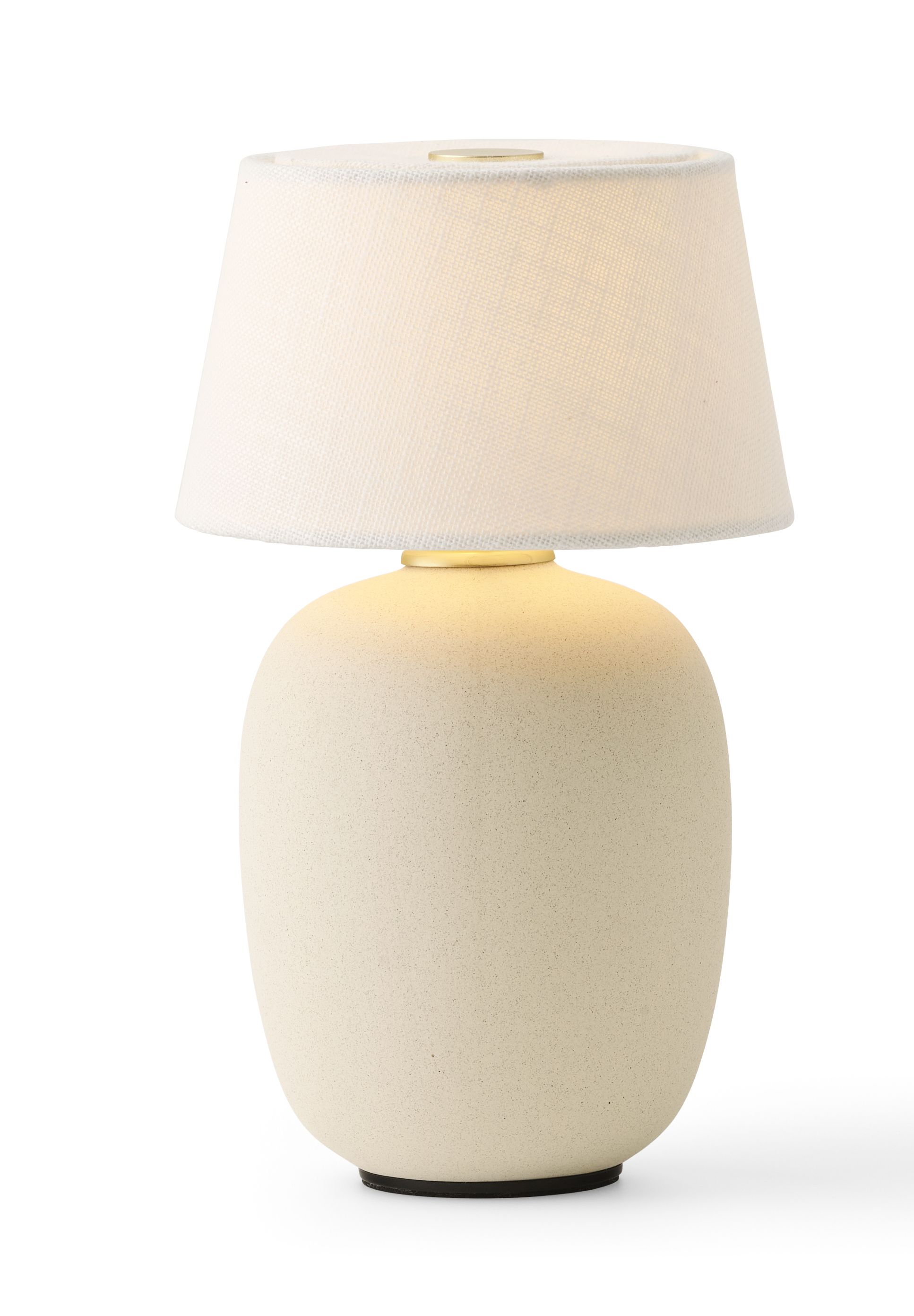 Audo Torso Tischleuchte in Sandbeige, eine moderne Akku-Leuchte mit Stoffschirm für stimmungsvolles Licht.