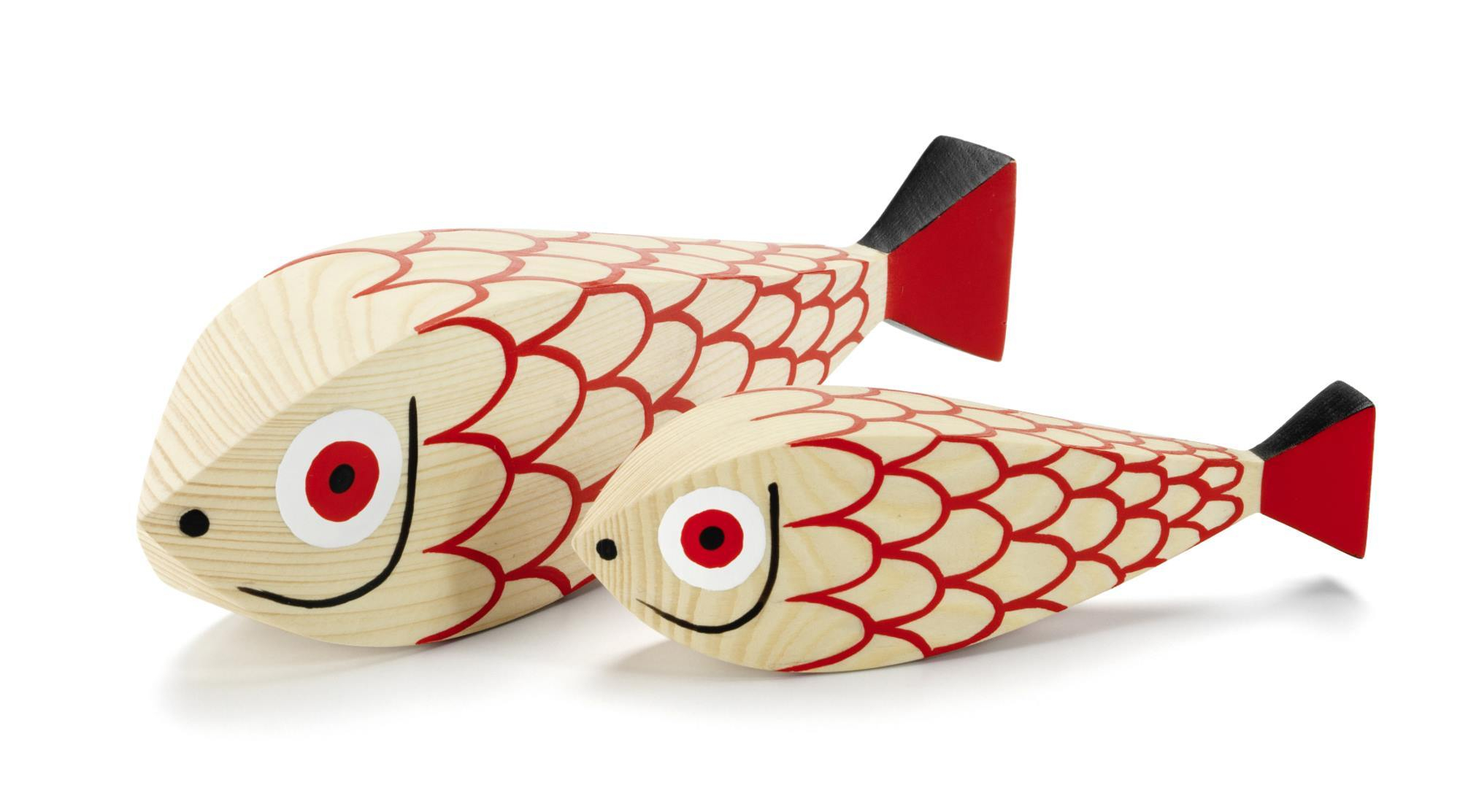 Vitra Wooden Dolls Mother Fish & Child 2er Set aus hellem Holz mit rotem Dekor.