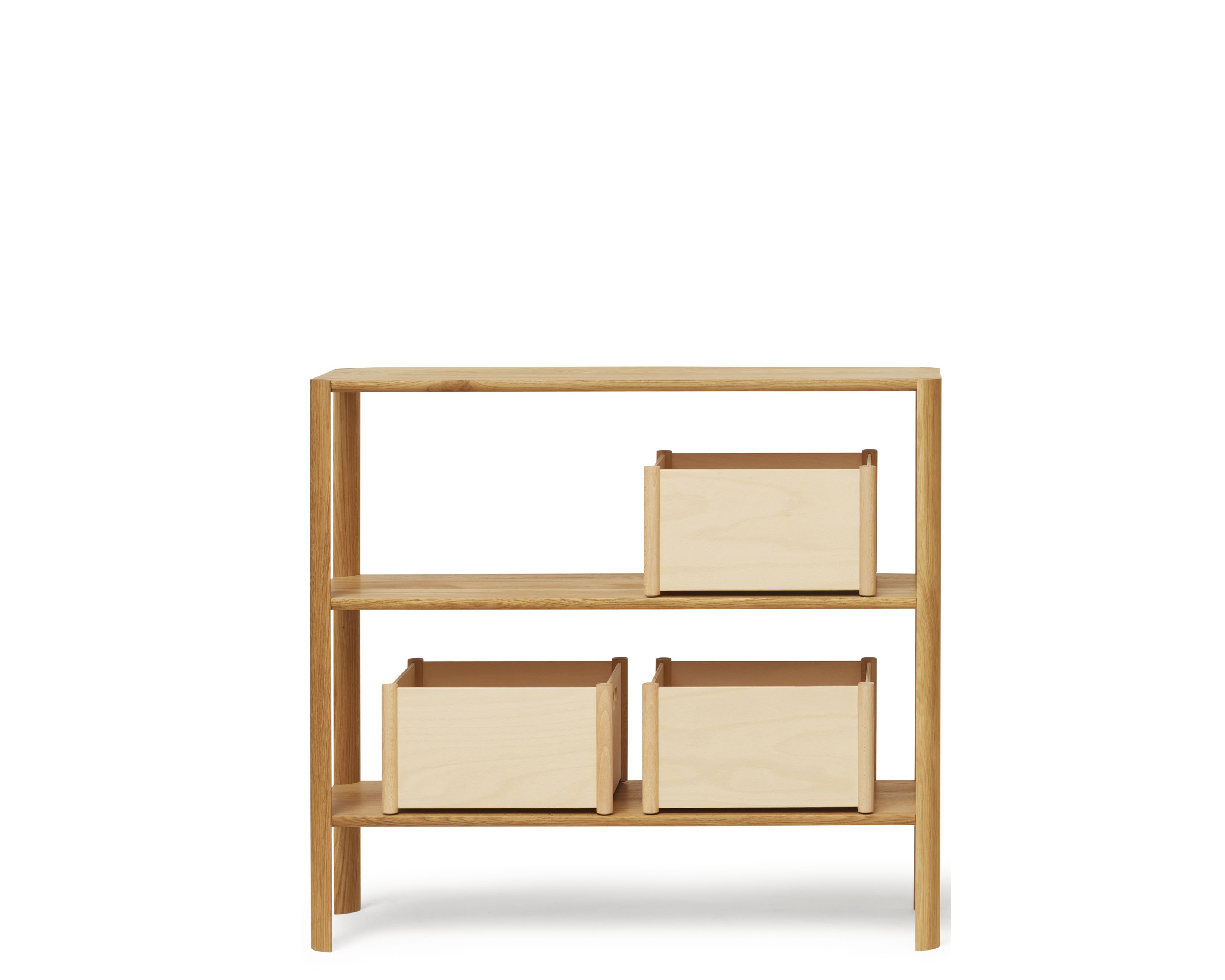 Leaf Regal 1x3 Eiche geölt von Form & Refine mit drei Holzboxen.