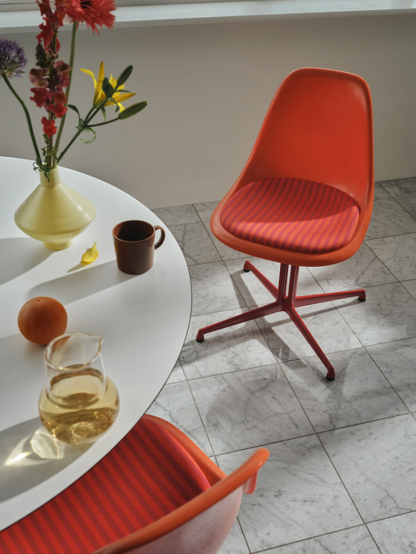 Eames Fiberglass Side Chair La Fonda Rot Orange Vitra LIMITED EDITION 