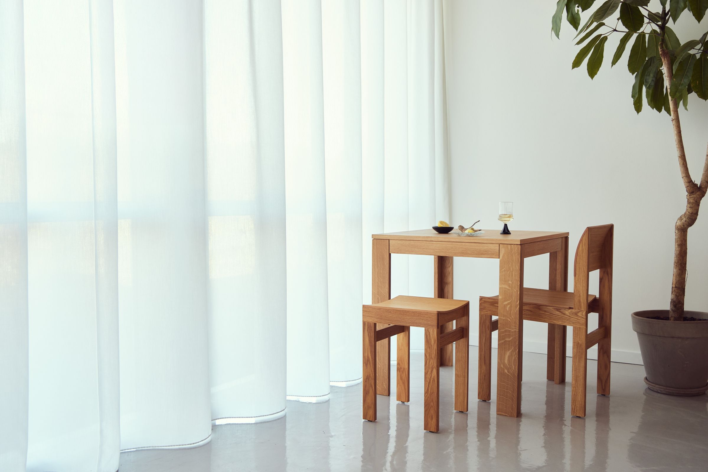 Sonder Hocker Form & Refine