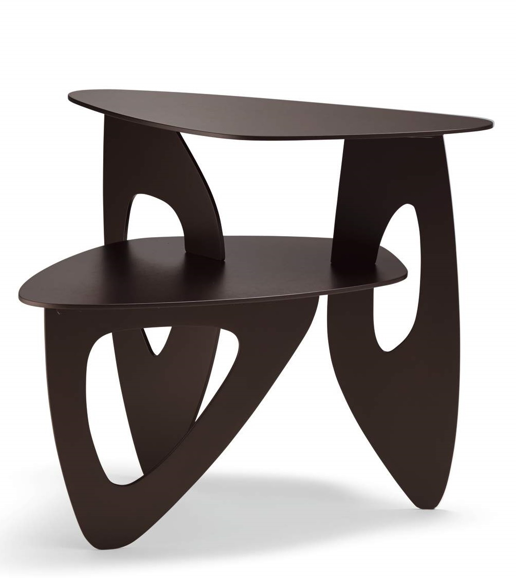 Dunkelbrauner Walter Knoll Tama Couchtisch mit zwei Ebenen und organischen Aussparungen im modernen Design.