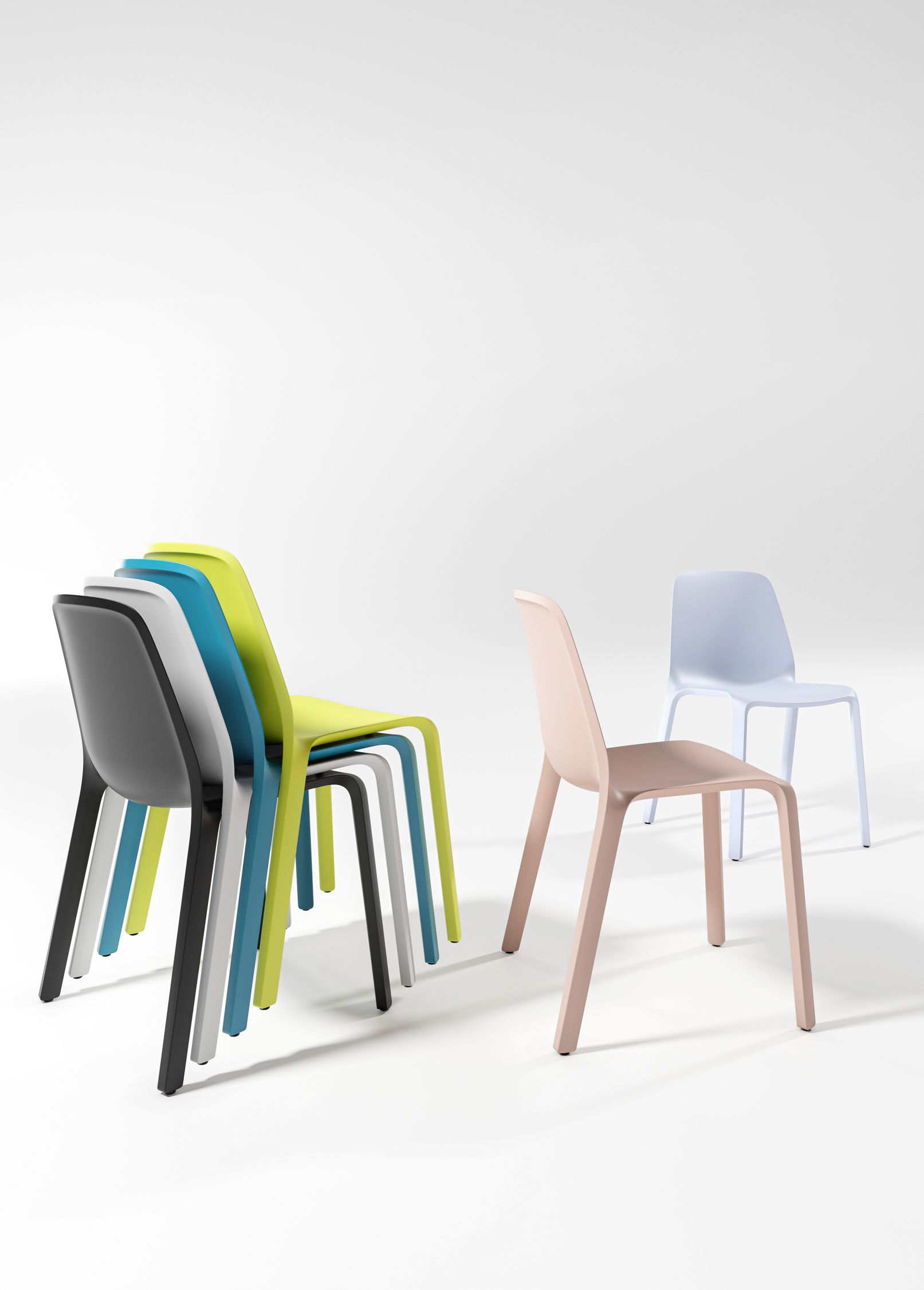 Monois1 Interstuhl Besucherstuhl in verschiedenen Farben gestapelt und einzeln, modernes Design für Büro und Wartezimmer.