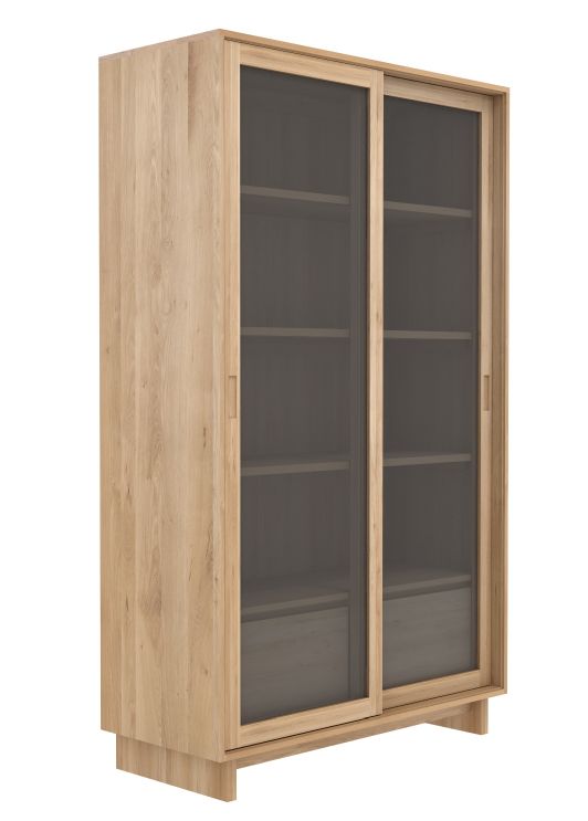 Ethnicraft Wave Bücherregal aus Eiche mit Schiebetüren und Regalböden, modernes Bücherregal für Wohnzimmer.