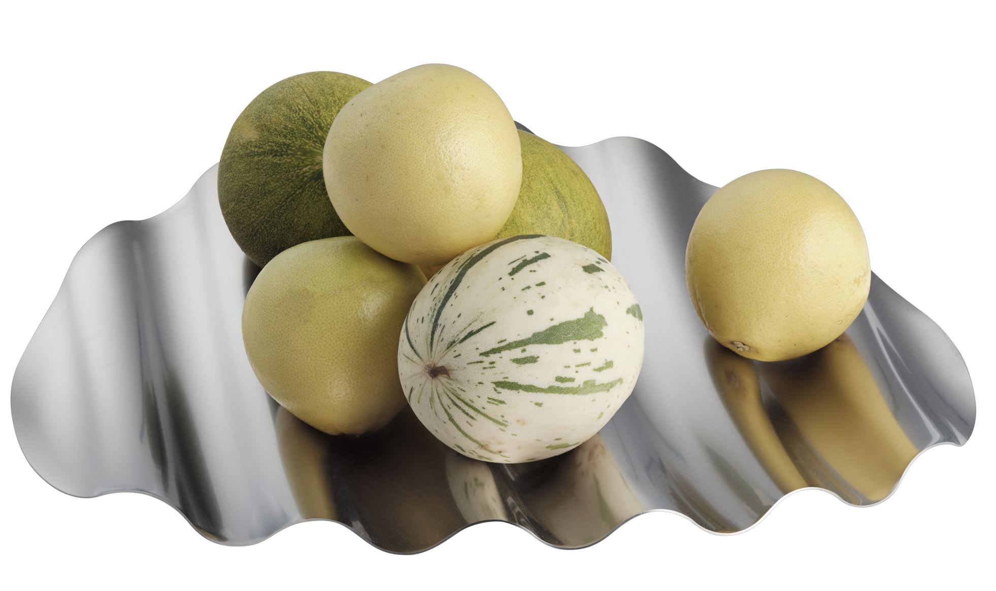 Muuto Wave Tray Schale mit verschiedenen Melonensorten, dekorative Obstschale aus poliertem Edelstahl.