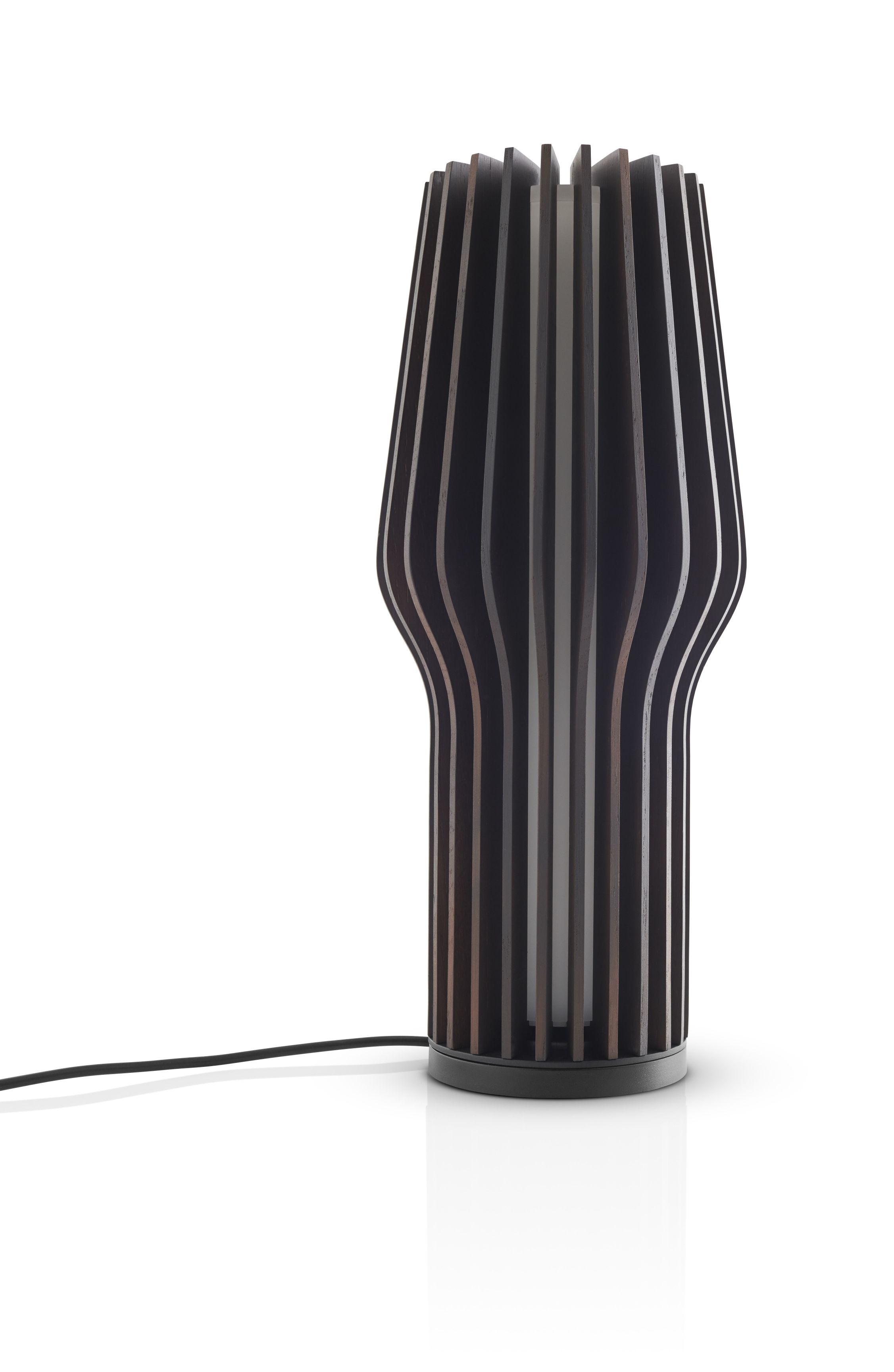 Radiant LED-Leuchte aus geräucherter Eiche von Eva Solo, modernes Design für stimmungsvolle Beleuchtung.