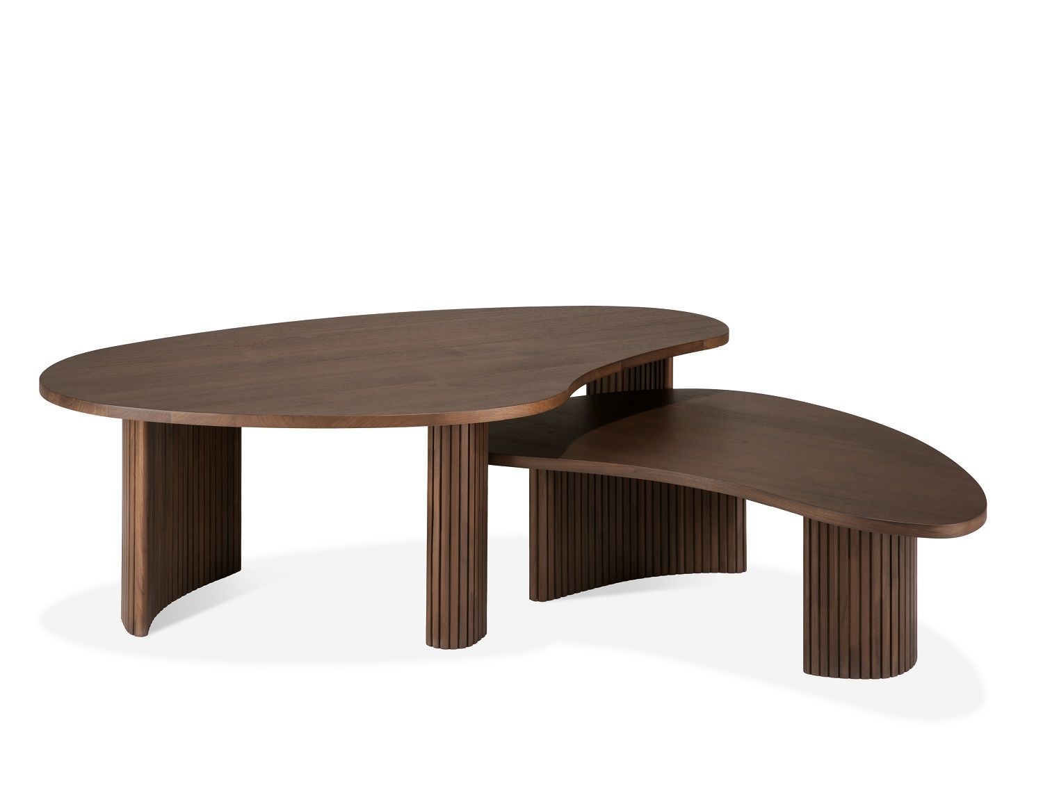 Ethnicraft Boomerang Couchtisch in Kieselform aus dunklem Holz, modernes Design für Wohnzimmer.