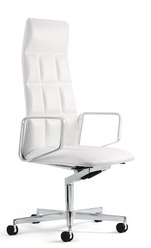 Weißer Leadchair Executive Drehstuhl von Walter Knoll mit hoher Rückenlehne und Armlehnen. Bürostuhl für Büro und Homeoffice.