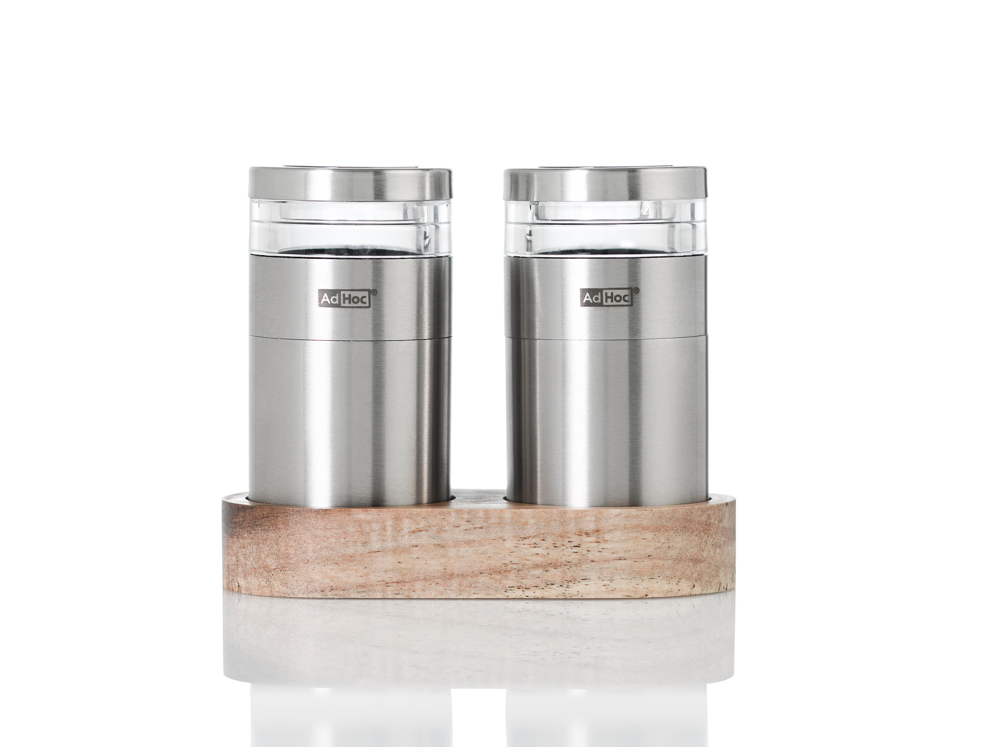 AdHoc Menage Molto: Pfeffer- und Salzmühlen Set aus Edelstahl mit Holztablett.