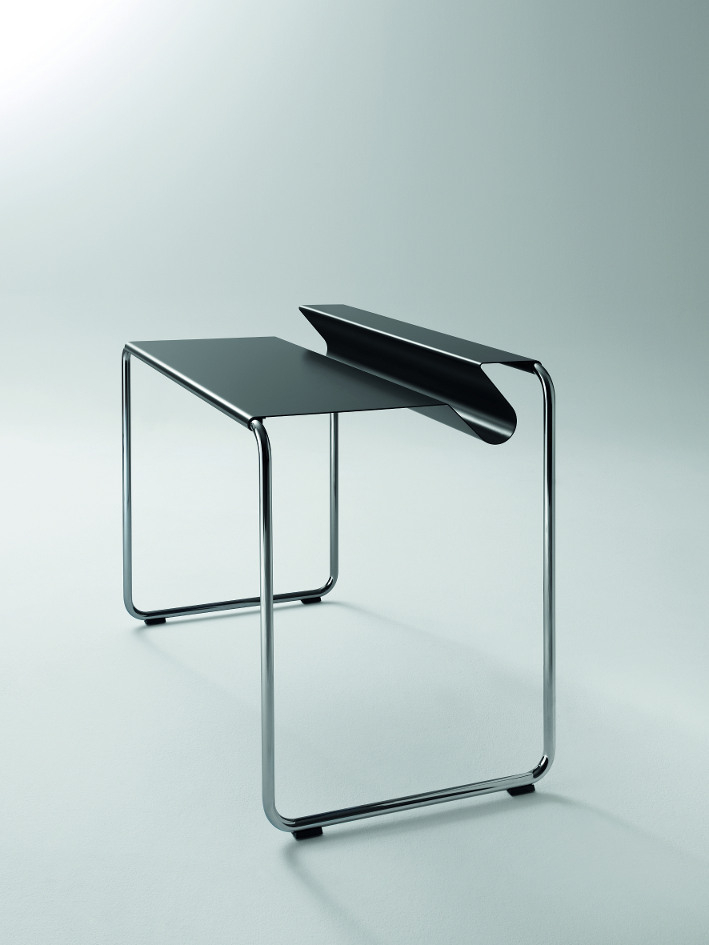 Schwarzer PS07 Sekretär von Müller Möbelfabrikation mit verchromtem Gestell. Moderner Schreibtisch für Büro und Zuhause.