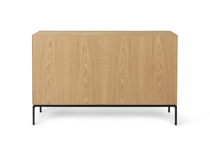 FK63 Bücherregal von Carl Hansen & Søn: Horizontal, Eiche mit Türen und schwarzen Beinen.