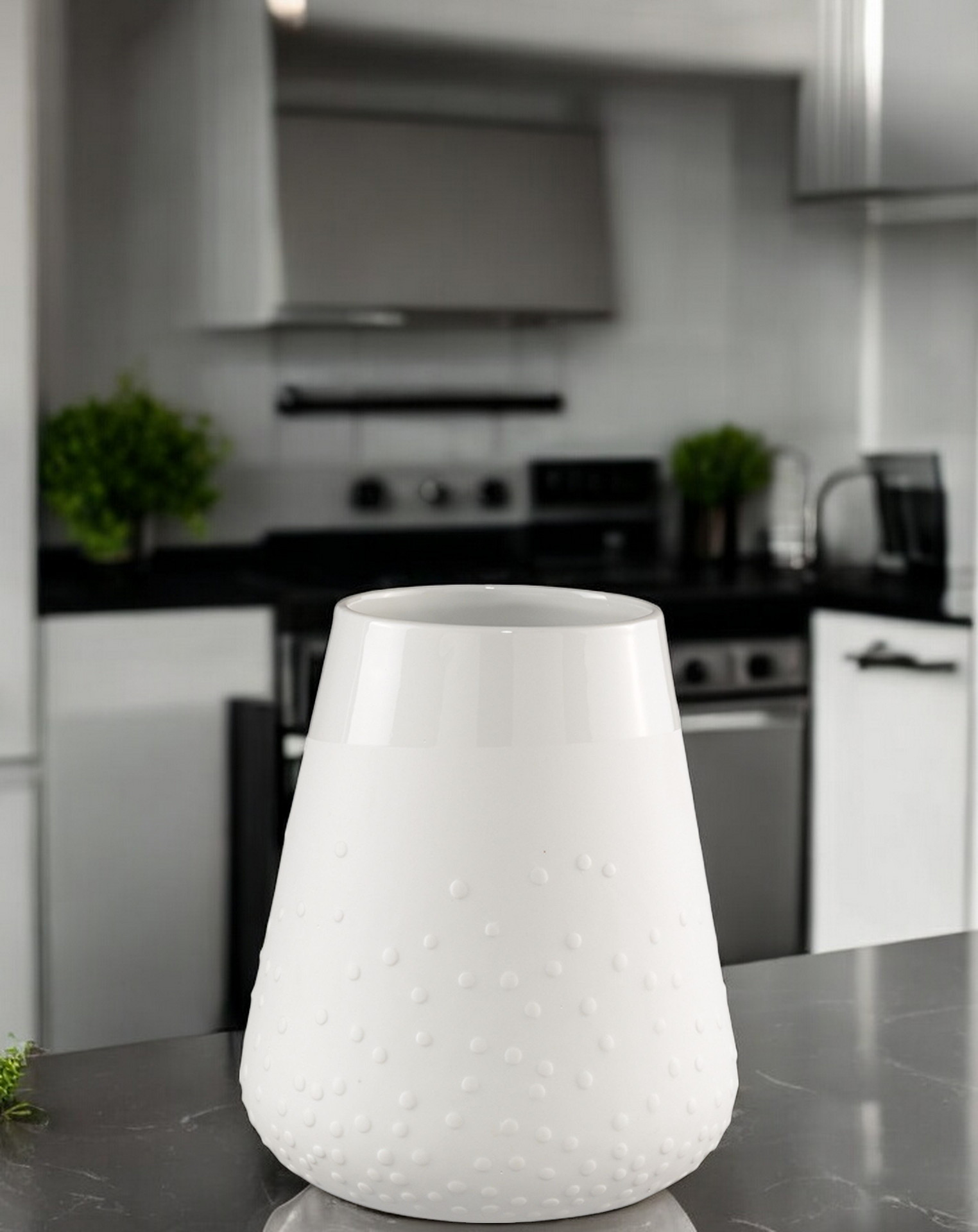 Weiße Zuhause Poesie Porzellanvase mit Punktmuster, modernes Design für Wohnzimmer und Tischdekoration.